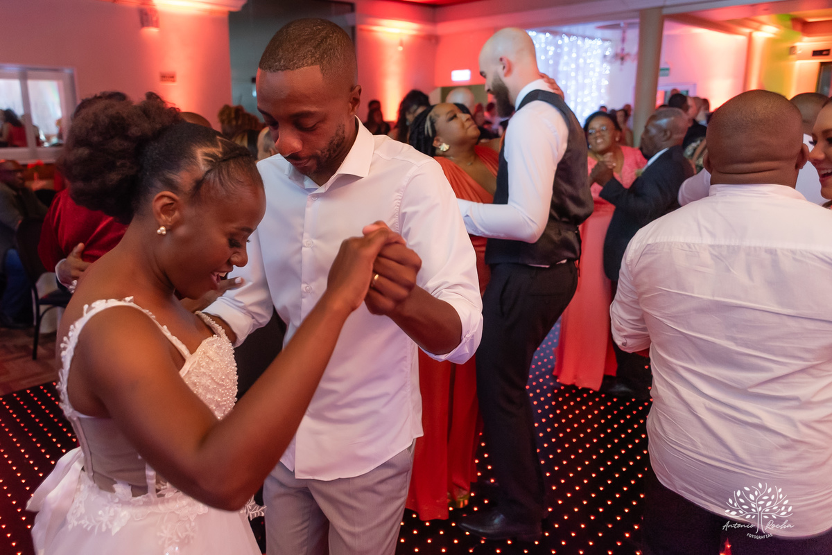 casamento- Márcia- Cristiano- cerimônia- amor- cumplicidade- união- Comunidade Evangélica Luterana Redenção- amigos- irmãos- festa- Pagode em Dose Dupla-família- G2 Eventos-música- registros fotográficos  -Antonio Rocha Fotografias – Pelotas-