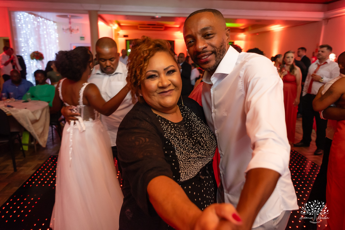 casamento- Márcia- Cristiano- cerimônia- amor- cumplicidade- união- Comunidade Evangélica Luterana Redenção- amigos- irmãos- festa- Pagode em Dose Dupla-família- G2 Eventos-música- registros fotográficos  -Antonio Rocha Fotografias – Pelotas-