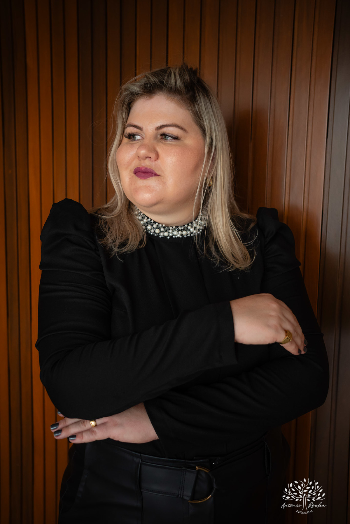 ensaio profissional -enfermeira Jocasta Iven-curativos e feridas-personalidade-alegria com pacientes-ser humano por trás do jaleco - ensaio descontraído - empatia no trabalho - presença digital - conexão com pacientes - Antonio Rocha Fotografias-Pelotas