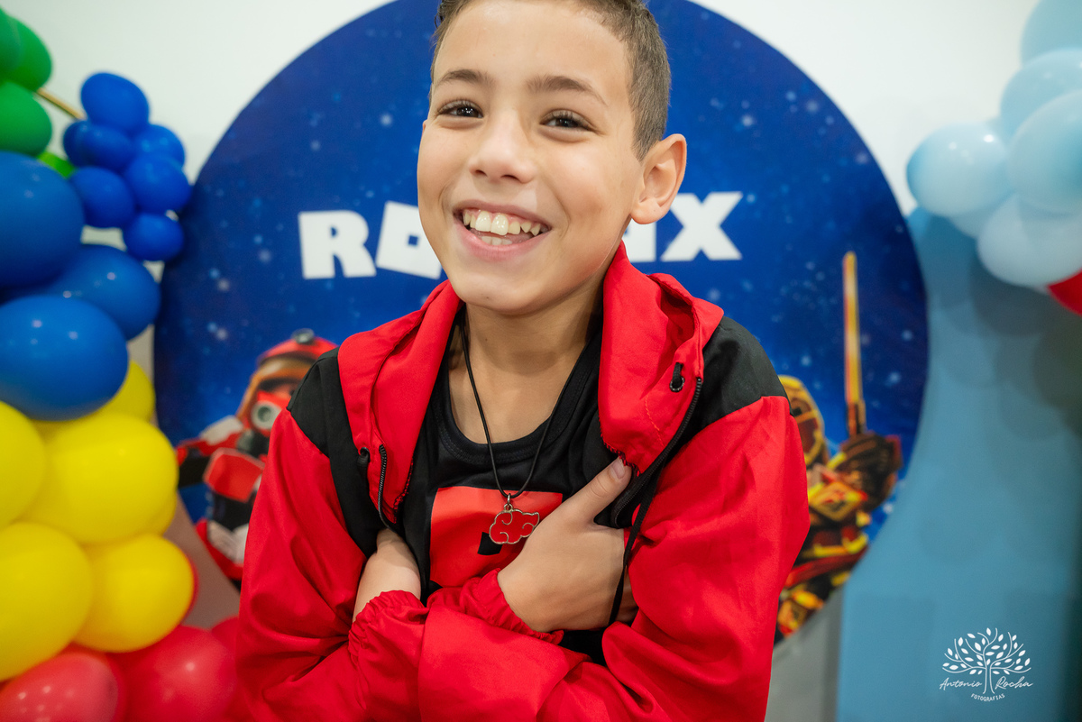 Derlei- alegre-carinhoso-tema Roblox-cachorros-quentes-pinturas faciais-docinhos-confiança no fotógrafo- fotos de festa infantil-fotógrafo profissional-fotografia de eventos-fotografia espontânea-aniversário infantil–Antonio Rocha Fotografias-Pelotas