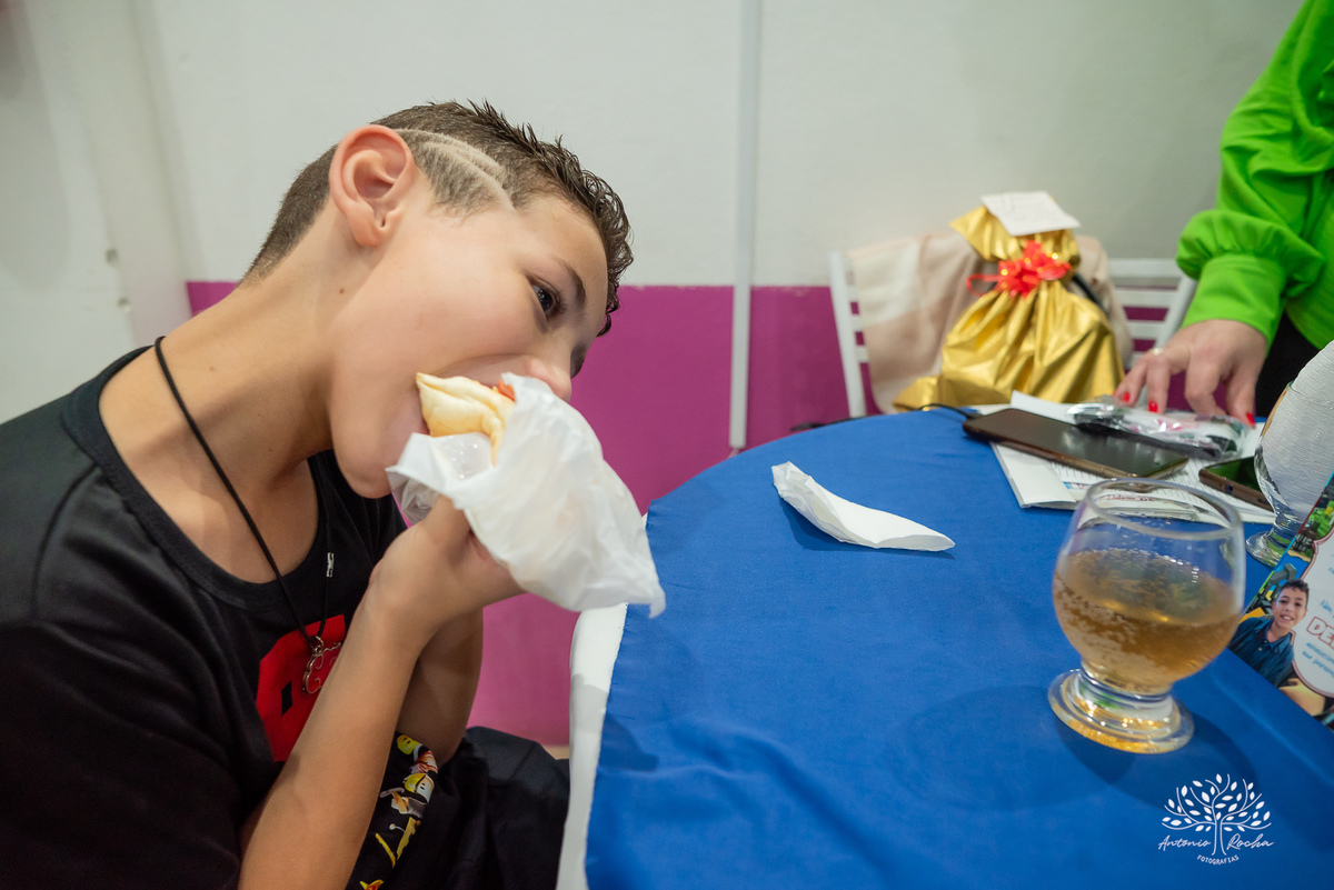 Derlei- alegre-carinhoso-tema Roblox-cachorros-quentes-pinturas faciais-docinhos-confiança no fotógrafo- fotos de festa infantil-fotógrafo profissional-fotografia de eventos-fotografia espontânea-aniversário infantil–Antonio Rocha Fotografias-Pelotas