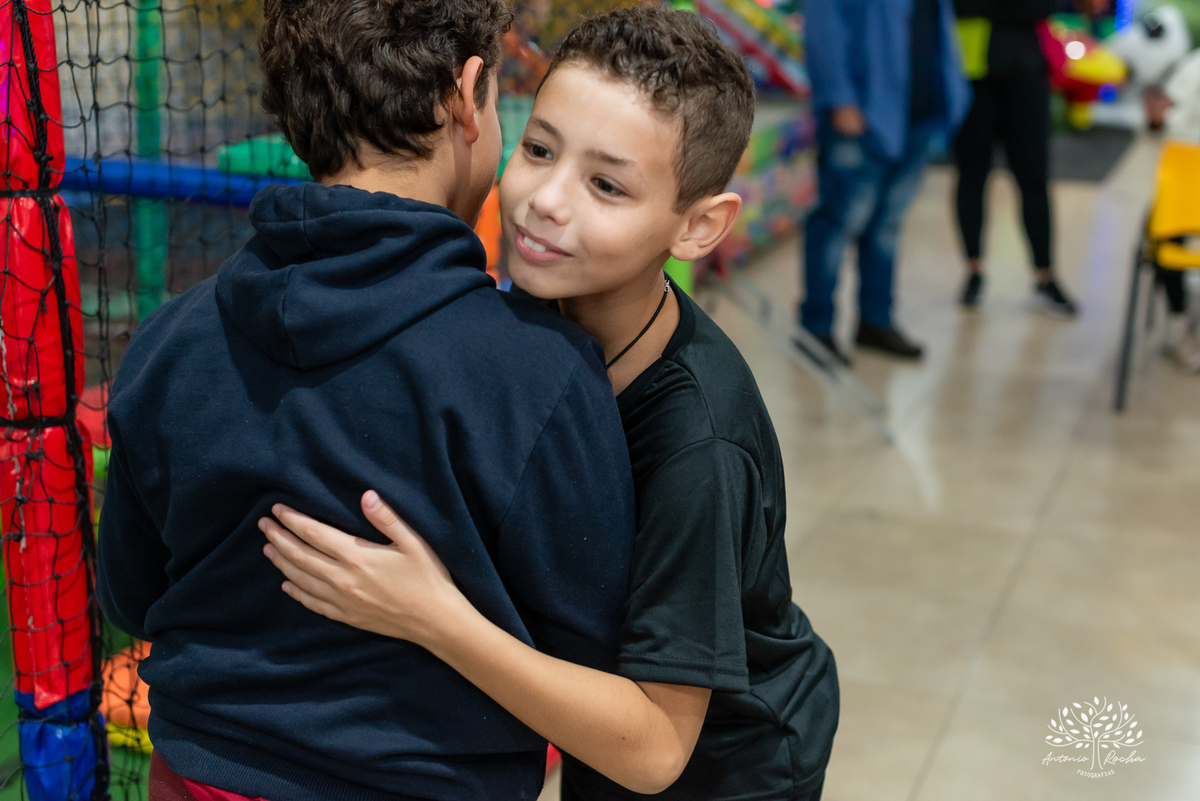 Derlei- alegre-carinhoso-tema Roblox-cachorros-quentes-pinturas faciais-docinhos-confiança no fotógrafo- fotos de festa infantil-fotógrafo profissional-fotografia de eventos-fotografia espontânea-aniversário infantil–Antonio Rocha Fotografias-Pelotas