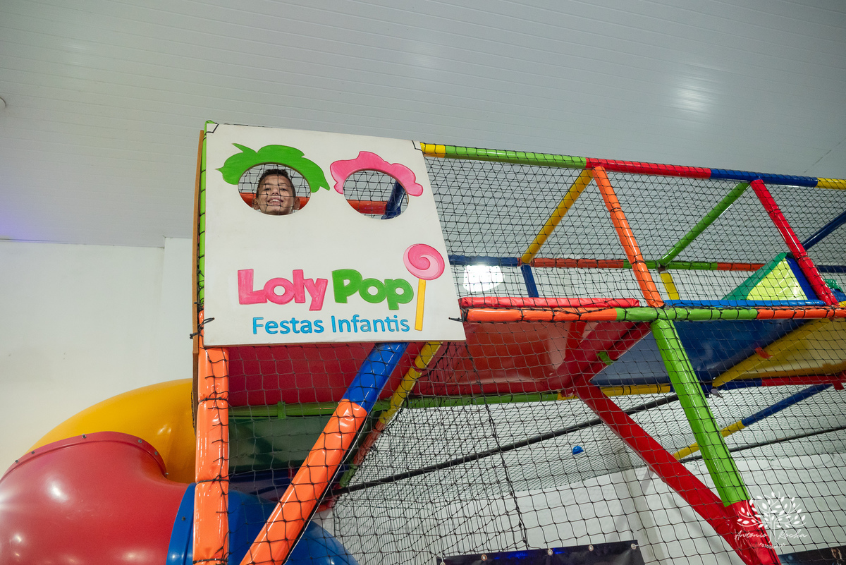 Derlei- alegre-carinhoso-tema Roblox-cachorros-quentes-pinturas faciais-docinhos-confiança no fotógrafo- fotos de festa infantil-fotógrafo profissional-fotografia de eventos-fotografia espontânea-aniversário infantil–Antonio Rocha Fotografias-Pelotas