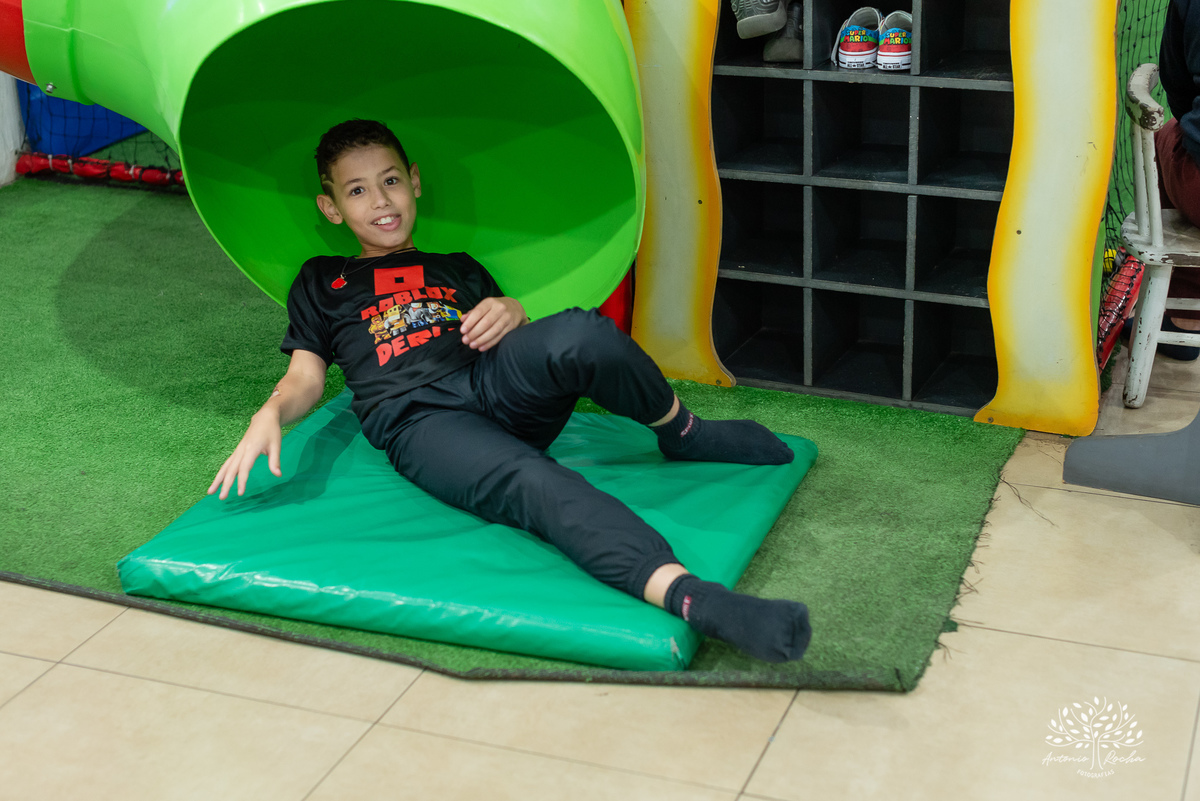 Derlei- alegre-carinhoso-tema Roblox-cachorros-quentes-pinturas faciais-docinhos-confiança no fotógrafo- fotos de festa infantil-fotógrafo profissional-fotografia de eventos-fotografia espontânea-aniversário infantil–Antonio Rocha Fotografias-Pelotas