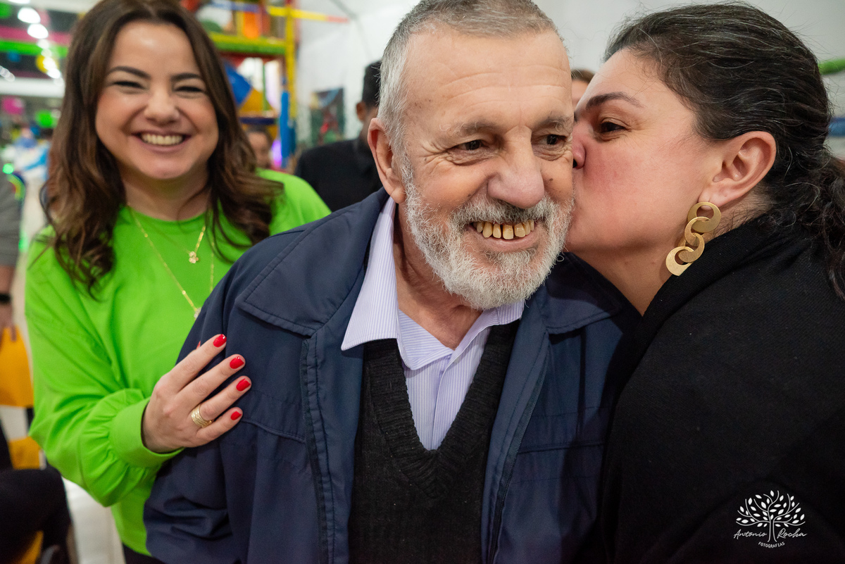 Derlei- alegre-carinhoso-tema Roblox-cachorros-quentes-pinturas faciais-docinhos-confiança no fotógrafo- fotos de festa infantil-fotógrafo profissional-fotografia de eventos-fotografia espontânea-aniversário infantil–Antonio Rocha Fotografias-Pelotas