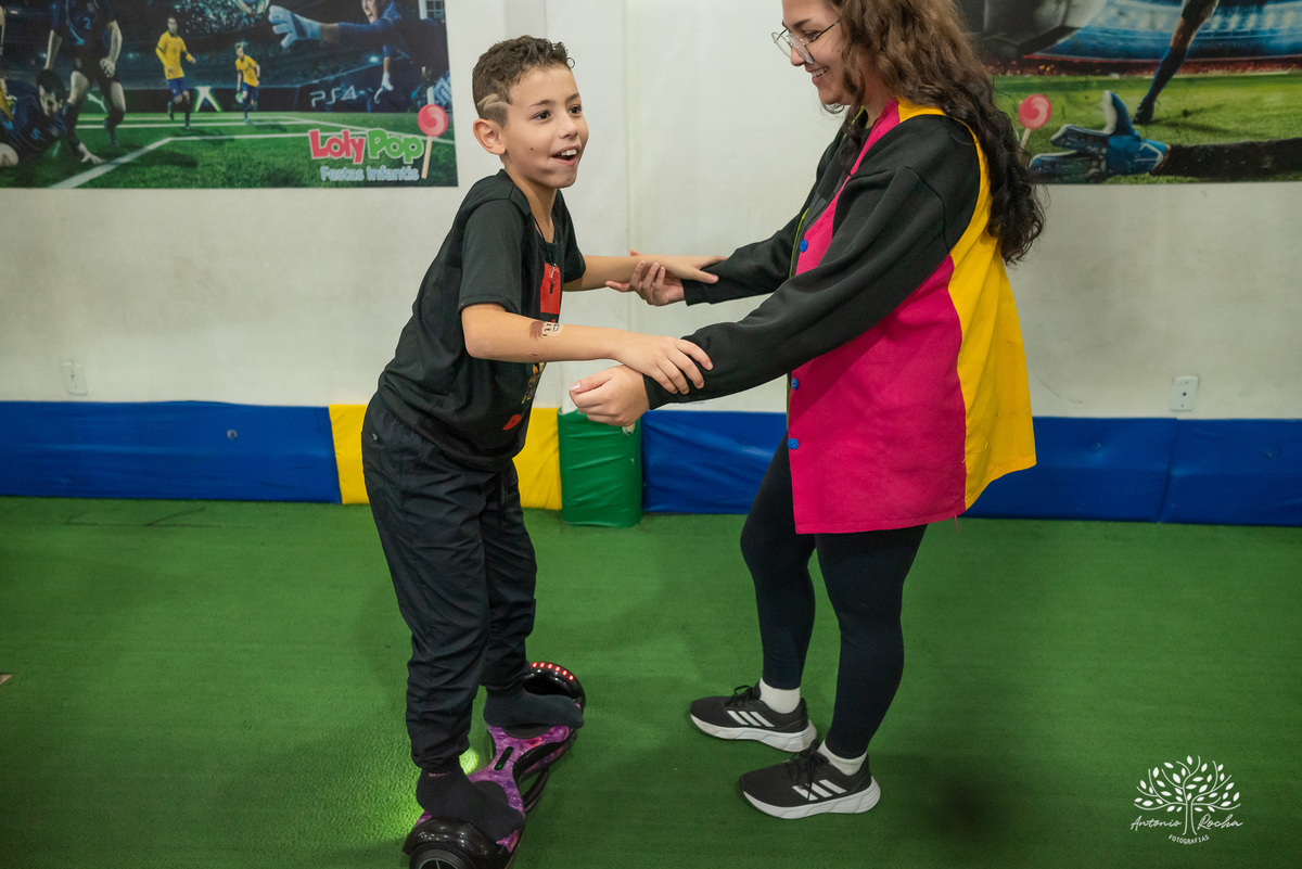 Derlei- alegre-carinhoso-tema Roblox-cachorros-quentes-pinturas faciais-docinhos-confiança no fotógrafo- fotos de festa infantil-fotógrafo profissional-fotografia de eventos-fotografia espontânea-aniversário infantil–Antonio Rocha Fotografias-Pelotas