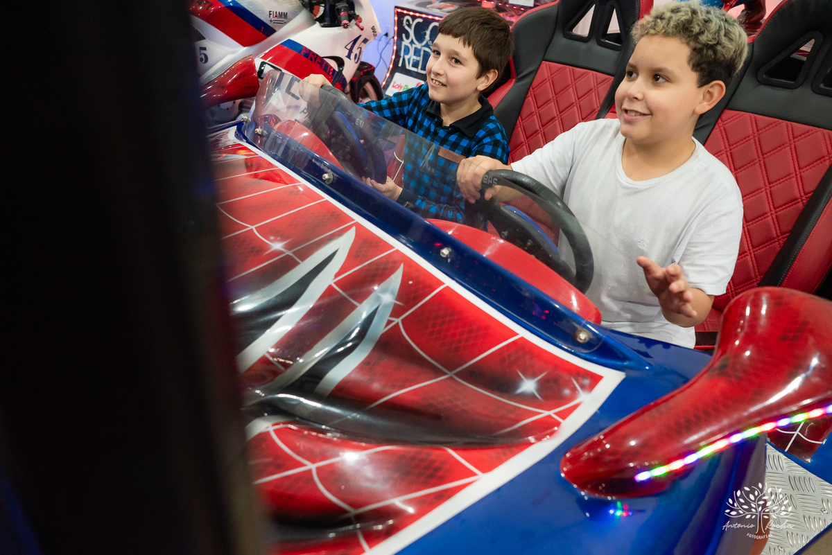 Derlei- alegre-carinhoso-tema Roblox-cachorros-quentes-pinturas faciais-docinhos-confiança no fotógrafo- fotos de festa infantil-fotógrafo profissional-fotografia de eventos-fotografia espontânea-aniversário infantil–Antonio Rocha Fotografias-Pelotas