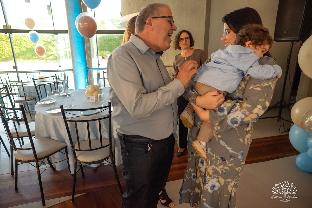 festa-primeiro-aninho - Vinicius - decoração – brinquedos-fofura-luxo-celebrar-San Sebastian-ensolarado-domingo-amigos-balões-temática-ursinho - painel-fotográfico-primeiro-ano-aniversariante-família-alegria-cliques-Antonio Rocha Fotografias-Pelotas