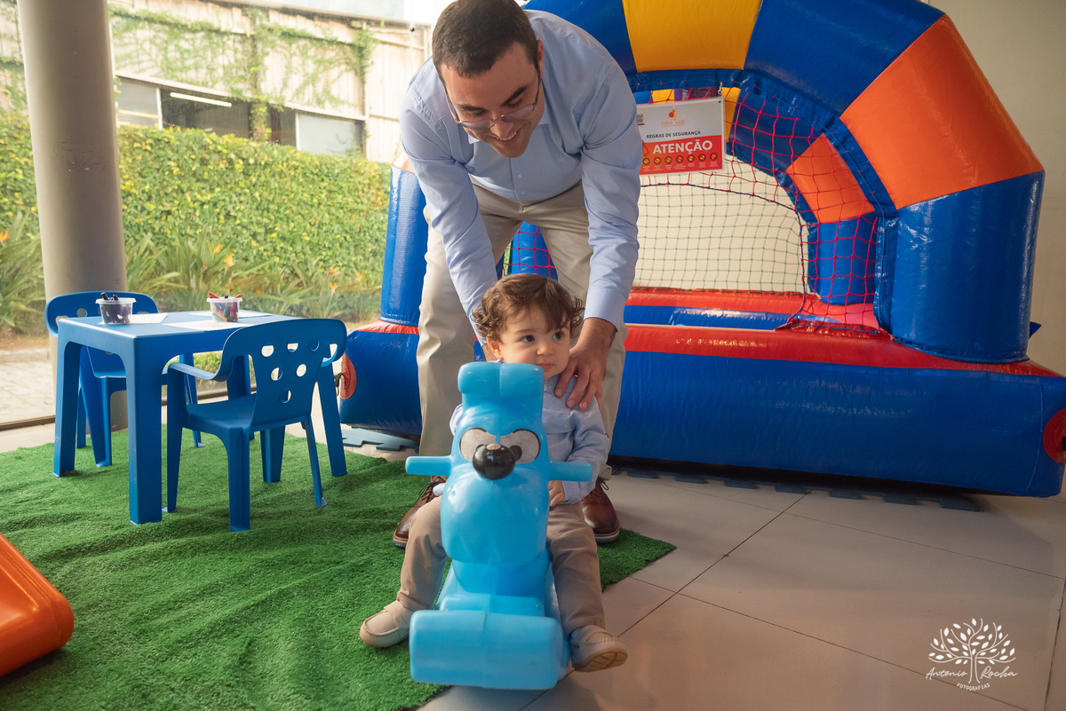 festa-primeiro-aninho - Vinicius - decoração – brinquedos-fofura-luxo-celebrar-San Sebastian-ensolarado-domingo-amigos-balões-temática-ursinho - painel-fotográfico-primeiro-ano-aniversariante-família-alegria-cliques-Antonio Rocha Fotografias-Pelotas