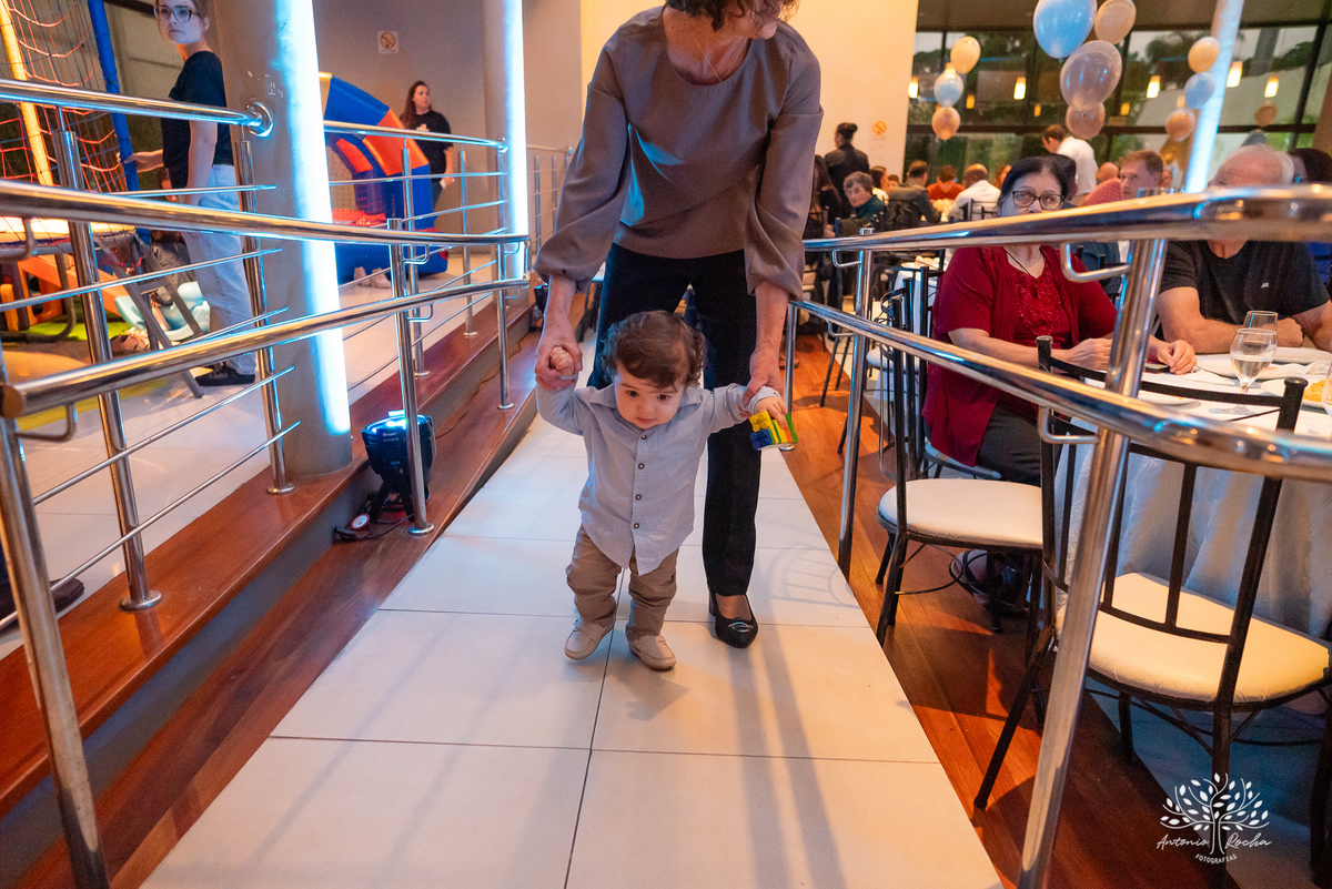 festa-primeiro-aninho - Vinicius - decoração – brinquedos-fofura-luxo-celebrar-San Sebastian-ensolarado-domingo-amigos-balões-temática-ursinho - painel-fotográfico-primeiro-ano-aniversariante-família-alegria-cliques-Antonio Rocha Fotografias-Pelotas