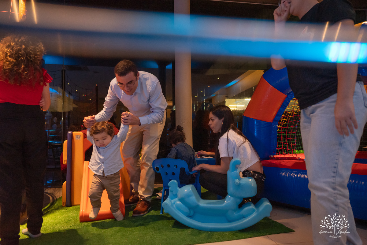 festa-primeiro-aninho - Vinicius - decoração – brinquedos-fofura-luxo-celebrar-San Sebastian-ensolarado-domingo-amigos-balões-temática-ursinho - painel-fotográfico-primeiro-ano-aniversariante-família-alegria-cliques-Antonio Rocha Fotografias-Pelotas