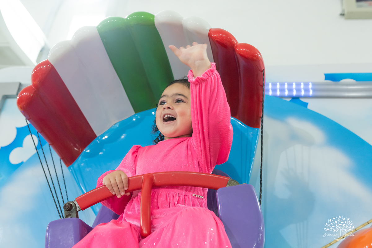 aniversário - Martina - festa infantil - fotografia de aniversário - fotógrafo de família - celebração- energia  - vitalidade - personalidade - Isadora - amor fraternal - Show do Parabéns - alegria - confiança - carinho - Antonio Rocha Fotografias-Pelotas