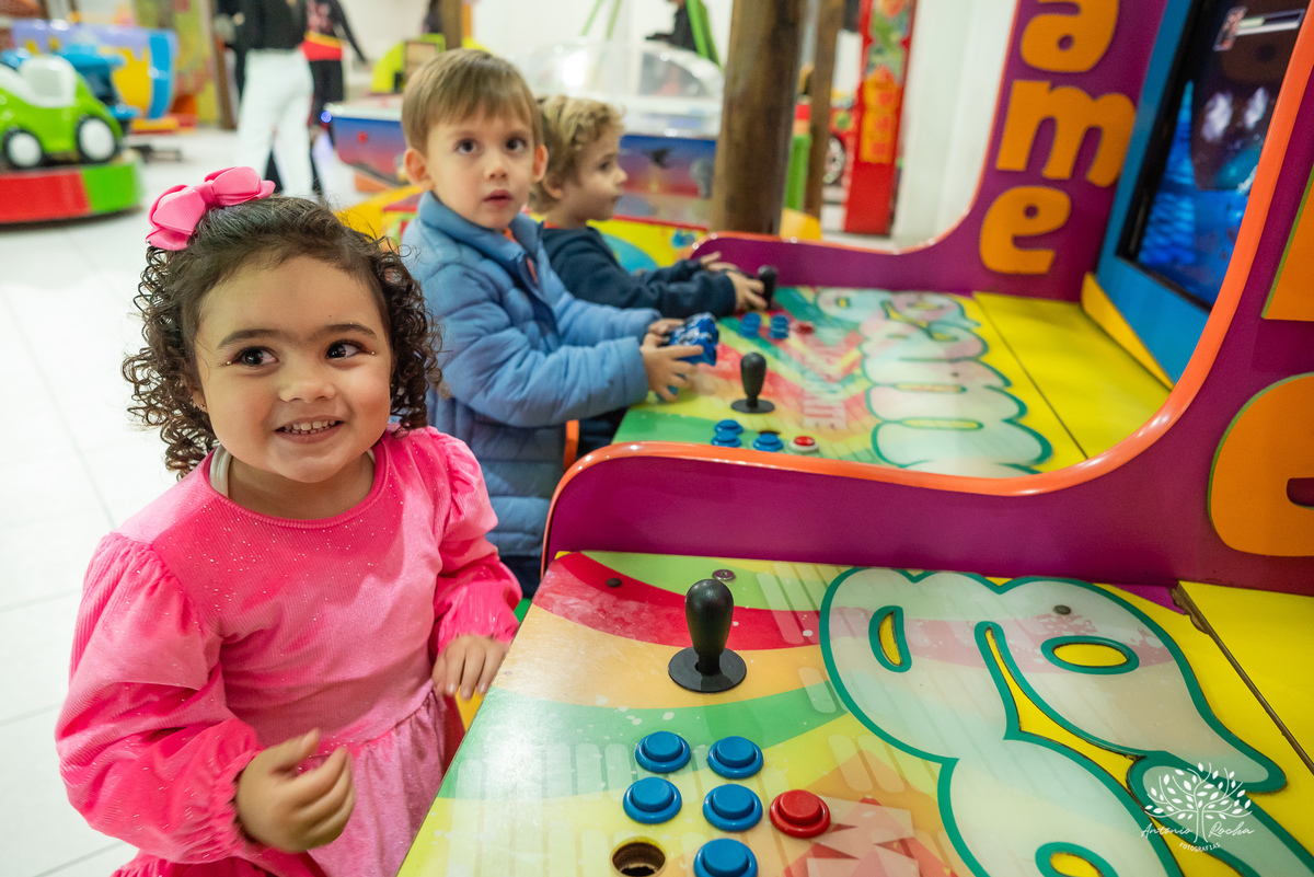 aniversário - Martina - festa infantil - fotografia de aniversário - fotógrafo de família - celebração- energia  - vitalidade - personalidade - Isadora - amor fraternal - Show do Parabéns - alegria - confiança - carinho - Antonio Rocha Fotografias-Pelotas