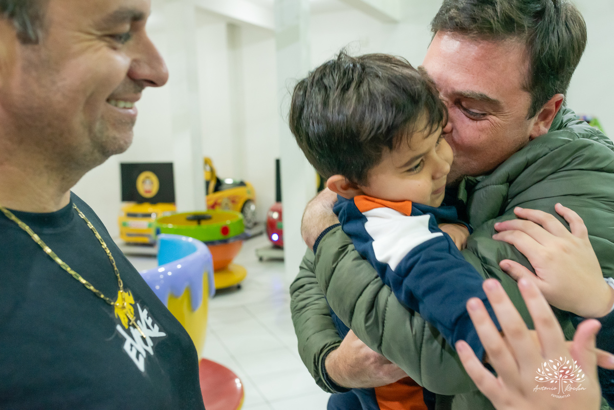 aniversário - Martina - festa infantil - fotografia de aniversário - fotógrafo de família - celebração- energia  - vitalidade - personalidade - Isadora - amor fraternal - Show do Parabéns - alegria - confiança - carinho - Antonio Rocha Fotografias-Pelotas