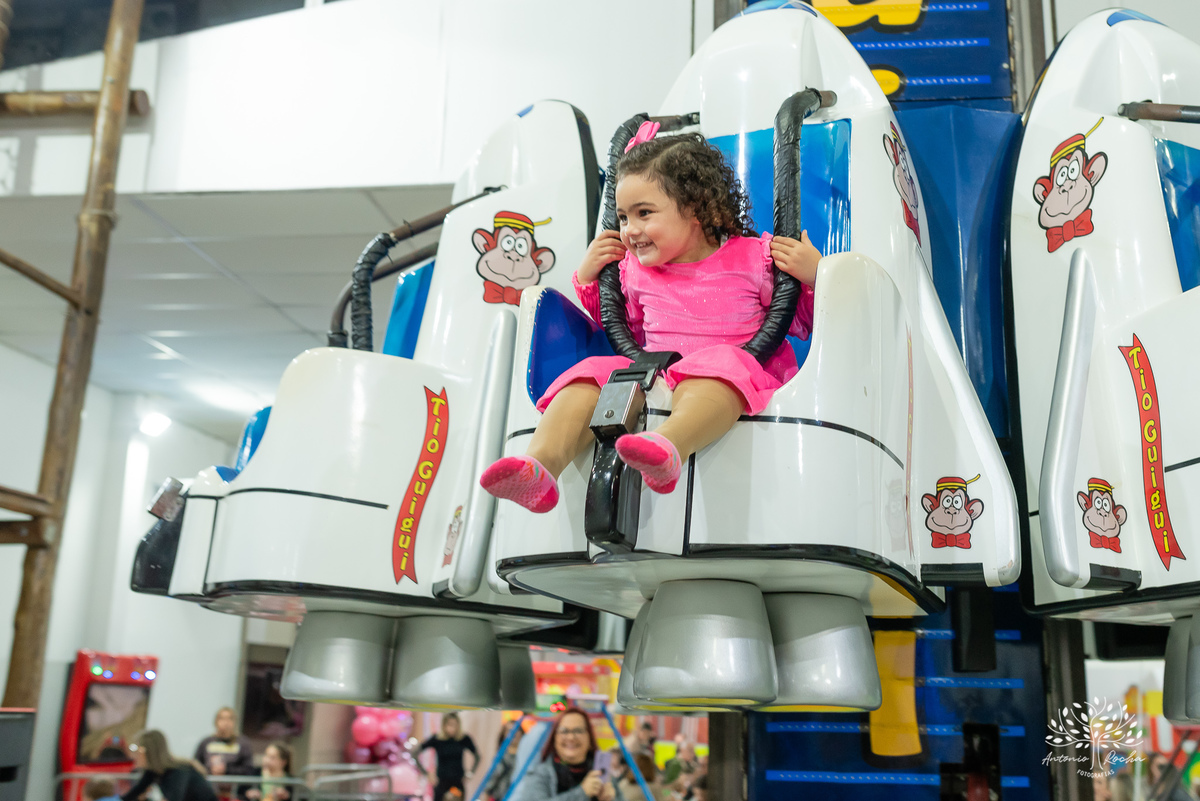aniversário - Martina - festa infantil - fotografia de aniversário - fotógrafo de família - celebração- energia  - vitalidade - personalidade - Isadora - amor fraternal - Show do Parabéns - alegria - confiança - carinho - Antonio Rocha Fotografias-Pelotas