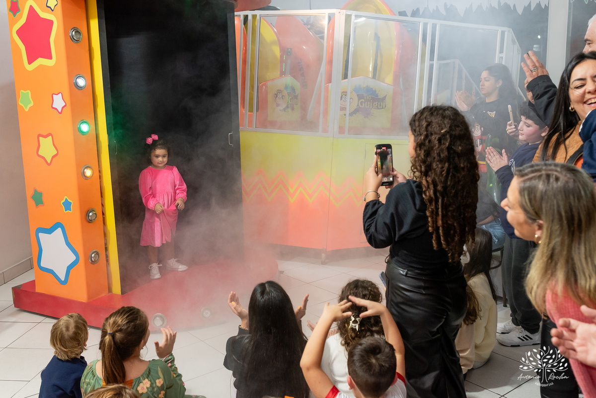 aniversário - Martina - festa infantil - fotografia de aniversário - fotógrafo de família - celebração- energia  - vitalidade - personalidade - Isadora - amor fraternal - Show do Parabéns - alegria - confiança - carinho - Antonio Rocha Fotografias-Pelotas