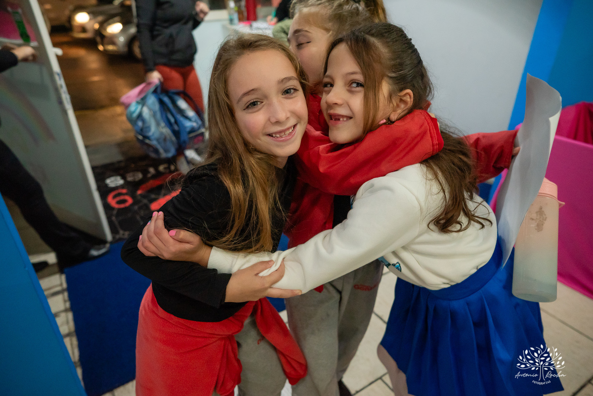 aniversário-Sophia-fotógrafa-crescimento-família-amigos-alegria-carisma-menina encantadora-ginasta- atividade física-premiações-falta de energia elétrica-festa-improviso-diversão-parabéns-Antonio Rocha Fotografias-Pelotas-Stich