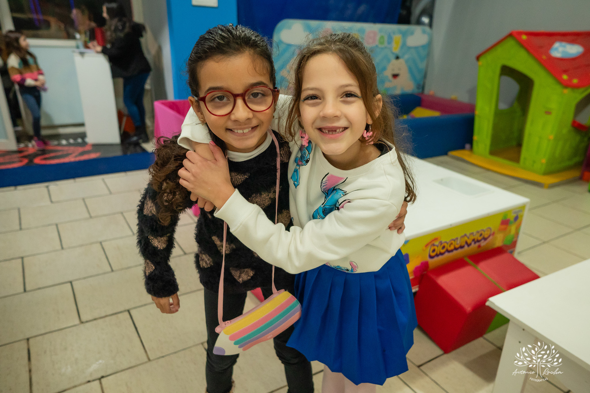 aniversário-Sophia-fotógrafa-crescimento-família-amigos-alegria-carisma-menina encantadora-ginasta- atividade física-premiações-falta de energia elétrica-festa-improviso-diversão-parabéns-Antonio Rocha Fotografias-Pelotas-Stich