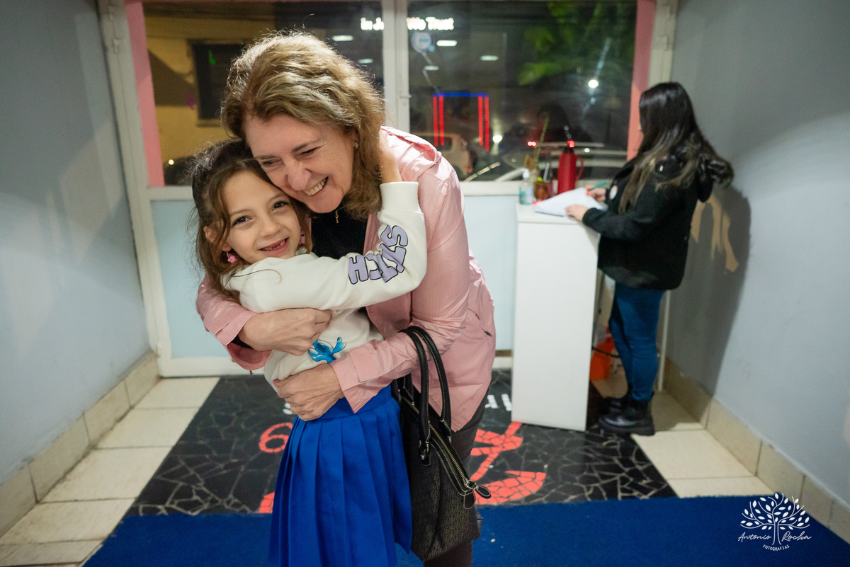aniversário-Sophia-fotógrafa-crescimento-família-amigos-alegria-carisma-menina encantadora-ginasta- atividade física-premiações-falta de energia elétrica-festa-improviso-diversão-parabéns-Antonio Rocha Fotografias-Pelotas-Stich