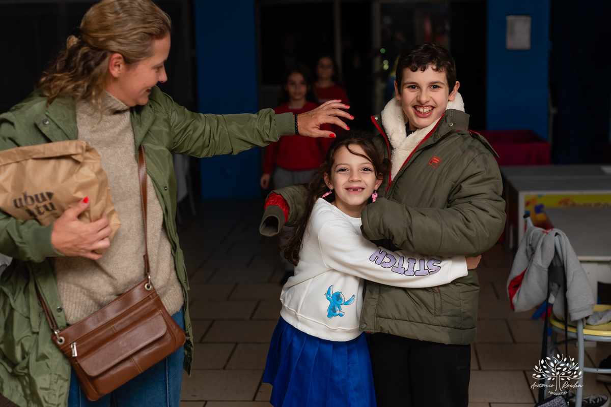aniversário-Sophia-fotógrafa-crescimento-família-amigos-alegria-carisma-menina encantadora-ginasta- atividade física-premiações-falta de energia elétrica-festa-improviso-diversão-parabéns-Antonio Rocha Fotografias-Pelotas-Stich