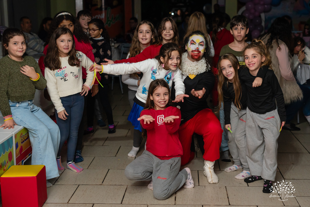 aniversário-Sophia-fotógrafa-crescimento-família-amigos-alegria-carisma-menina encantadora-ginasta- atividade física-premiações-falta de energia elétrica-festa-improviso-diversão-parabéns-Antonio Rocha Fotografias-Pelotas-Stich