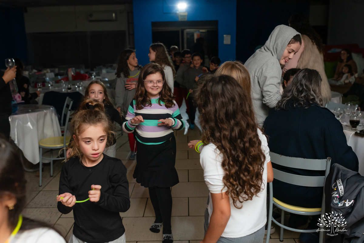 aniversário-Sophia-fotógrafa-crescimento-família-amigos-alegria-carisma-menina encantadora-ginasta- atividade física-premiações-falta de energia elétrica-festa-improviso-diversão-parabéns-Antonio Rocha Fotografias-Pelotas-Stich