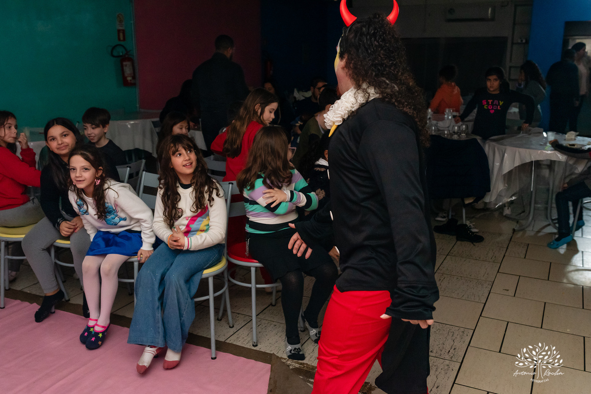 comemoração-10 anos-aniversário-Sophia-fotógrafa-crescimento-família-amigos-alegria-carisma-menina encantadora-ginasta- atividade física-premiações-falta de energia elétrica-festa-improviso-diversão-parabéns-Antonio Rocha Fotografias-Pelotas-Stich