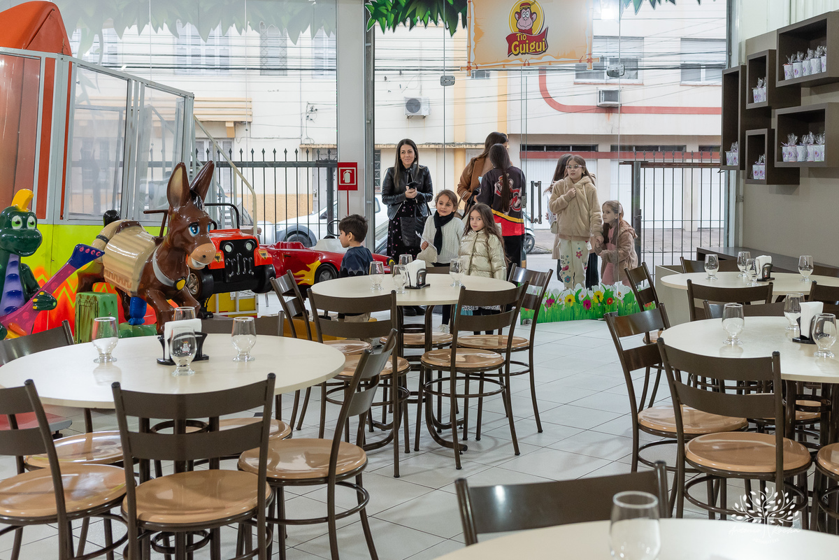 Fotografia-Aniversário infantil-6 anos-Festa-Fotógrafo de eventos-Fotógrafo infantil-Registros de festa-Decoração de aniversário-bolo-Casa Mágica da Gabi-Brincadeiras infantis-Show do Parabéns-Antonio Rocha Fotografias-Fotografia de crianças-Pelotas
