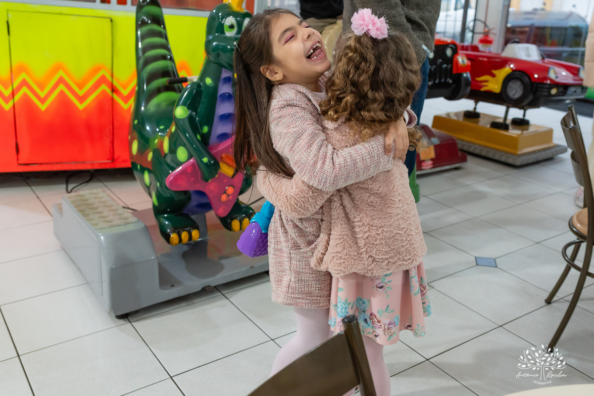 Fotografia-Aniversário infantil-6 anos-Festa-Fotógrafo de eventos-Fotógrafo infantil-Registros de festa-Decoração de aniversário-bolo-Casa Mágica da Gabi-Brincadeiras infantis-Show do Parabéns-Antonio Rocha Fotografias-Fotografia de crianças-Pelotas