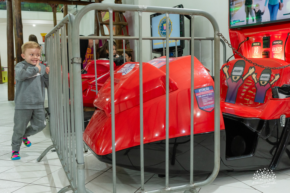 Fotografia-Aniversário infantil-6 anos-Festa-Fotógrafo de eventos-Fotógrafo infantil-Registros de festa-Decoração de aniversário-bolo-Casa Mágica da Gabi-Brincadeiras infantis-Show do Parabéns-Antonio Rocha Fotografias-Fotografia de crianças-Pelotas