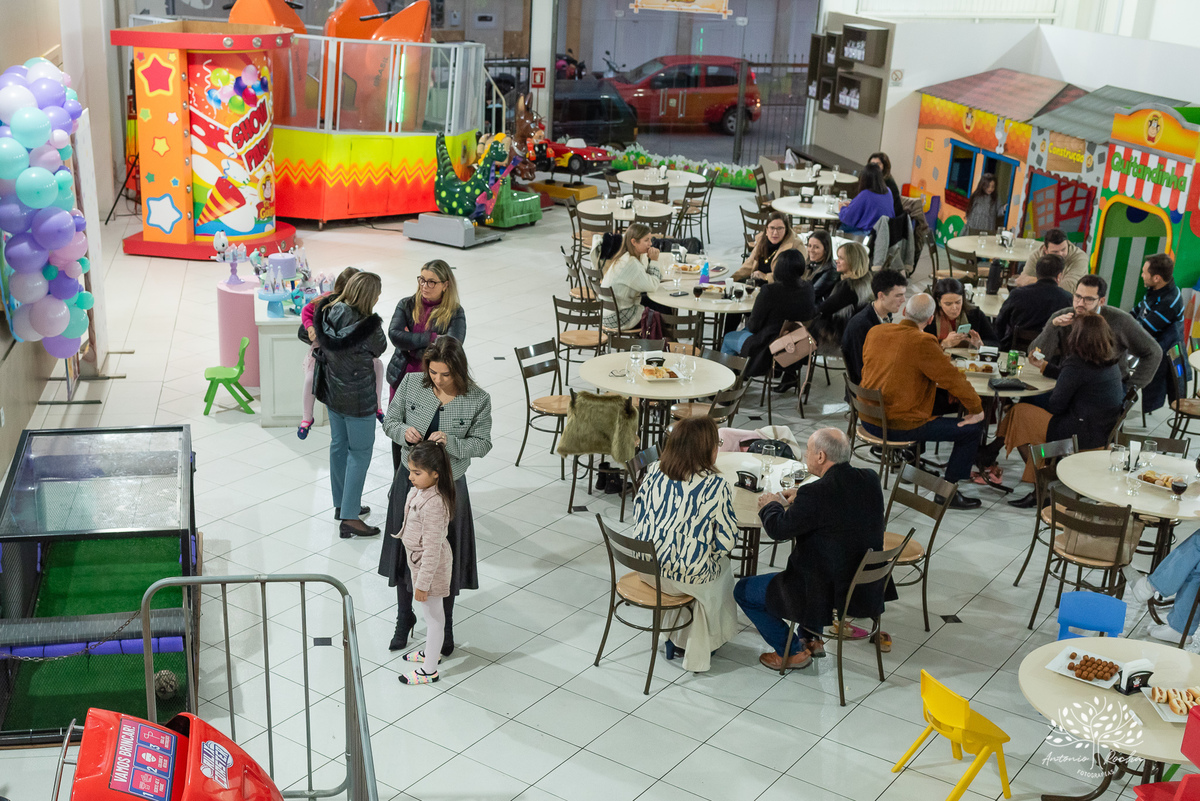 Fotografia-Aniversário infantil-6 anos-Festa-Fotógrafo de eventos-Fotógrafo infantil-Registros de festa-Decoração de aniversário-bolo-Casa Mágica da Gabi-Brincadeiras infantis-Show do Parabéns-Antonio Rocha Fotografias-Fotografia de crianças-Pelotas