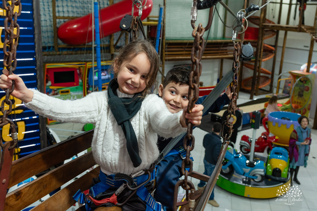 Fotografia-Aniversário infantil-6 anos-Festa-Fotógrafo de eventos-Fotógrafo infantil-Registros de festa-Decoração de aniversário-bolo-Casa Mágica da Gabi-Brincadeiras infantis-Show do Parabéns-Antonio Rocha Fotografias-Fotografia de crianças-Pelotas