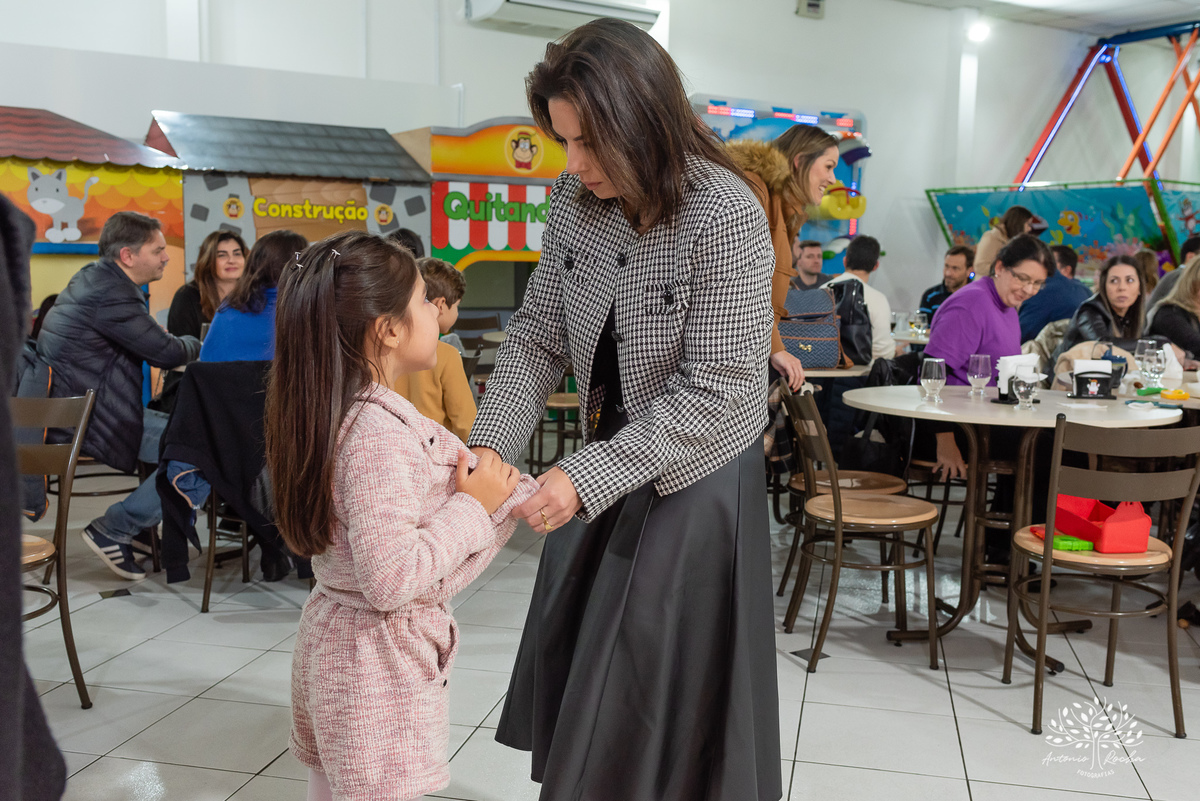 Fotografia-Aniversário infantil-6 anos-Festa-Fotógrafo de eventos-Fotógrafo infantil-Registros de festa-Decoração de aniversário-bolo-Casa Mágica da Gabi-Brincadeiras infantis-Show do Parabéns-Antonio Rocha Fotografias-Fotografia de crianças-Pelotas