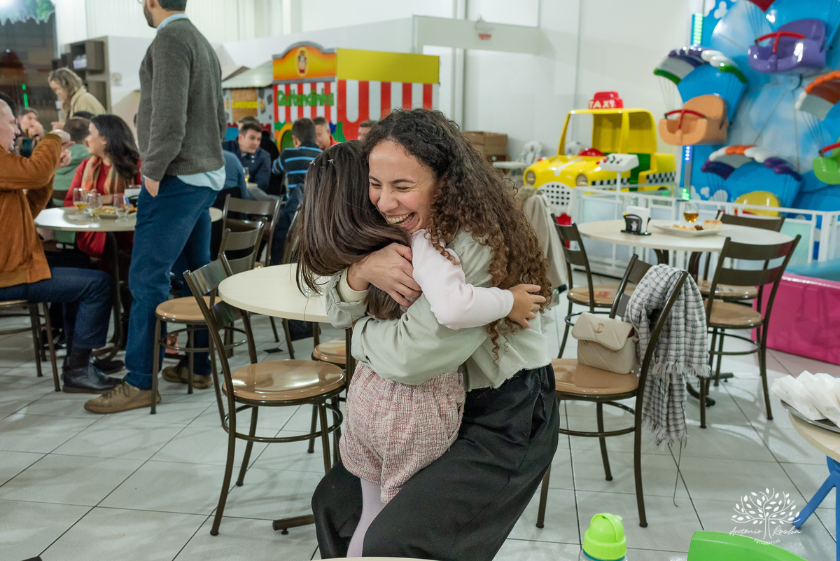 Fotografia-Aniversário infantil-6 anos-Festa-Fotógrafo de eventos-Fotógrafo infantil-Registros de festa-Decoração de aniversário-bolo-Casa Mágica da Gabi-Brincadeiras infantis-Show do Parabéns-Antonio Rocha Fotografias-Fotografia de crianças-Pelotas