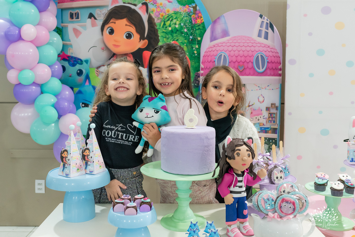 Fotografia-Aniversário infantil-6 anos-Festa-Fotógrafo de eventos-Fotógrafo infantil-Registros de festa-Decoração de aniversário-bolo-Casa Mágica da Gabi-Brincadeiras infantis-Show do Parabéns-Antonio Rocha Fotografias-Fotografia de crianças-Pelotas