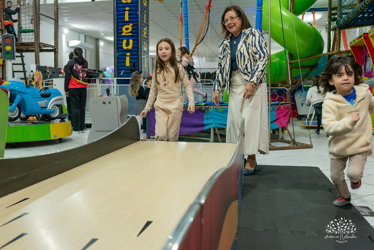 Fotografia-Aniversário infantil-6 anos-Festa-Fotógrafo de eventos-Fotógrafo infantil-Registros de festa-Decoração de aniversário-bolo-Casa Mágica da Gabi-Brincadeiras infantis-Show do Parabéns-Antonio Rocha Fotografias-Fotografia de crianças-Pelotas