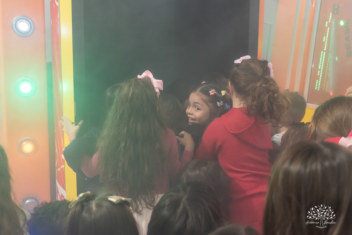 Fotografia-Aniversário infantil-6 anos-Festa-Fotógrafo de eventos-Fotógrafo infantil-Registros de festa-Decoração de aniversário-bolo-Casa Mágica da Gabi-Brincadeiras infantis-Show do Parabéns-Antonio Rocha Fotografias-Fotografia de crianças-Pelotas