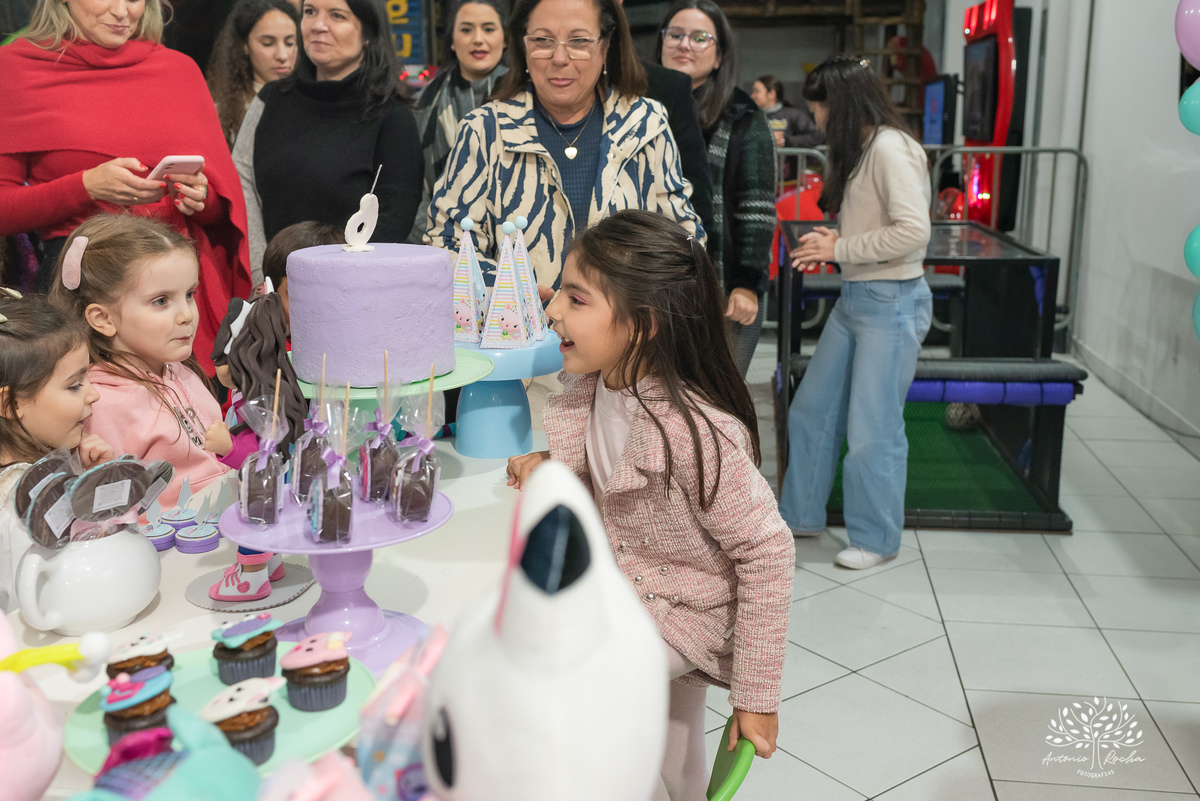 Fotografia-Aniversário infantil-6 anos-Festa-Fotógrafo de eventos-Fotógrafo infantil-Registros de festa-Decoração de aniversário-bolo-Casa Mágica da Gabi-Brincadeiras infantis-Show do Parabéns-Antonio Rocha Fotografias-Fotografia de crianças-Pelotas