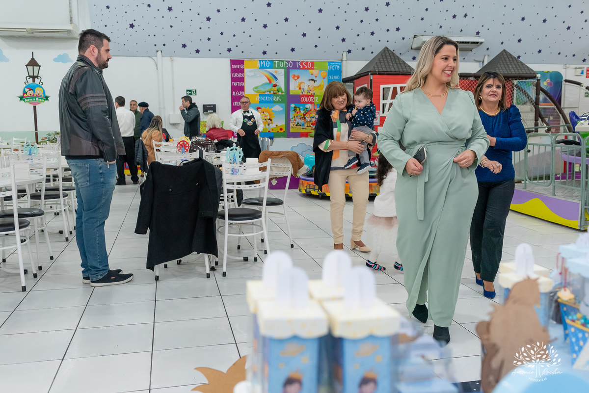 1 ano-Murilo-irmãozinho-Luiza-filho mais novo-pequeno príncipe-fofura-família-amigos-Lulu - alegria - carinho - salão - brinquedos - tobogã - mamãe – Parabéns- fraternal-amor-cliques-Antonio Rocha Fotografias-Pelotas