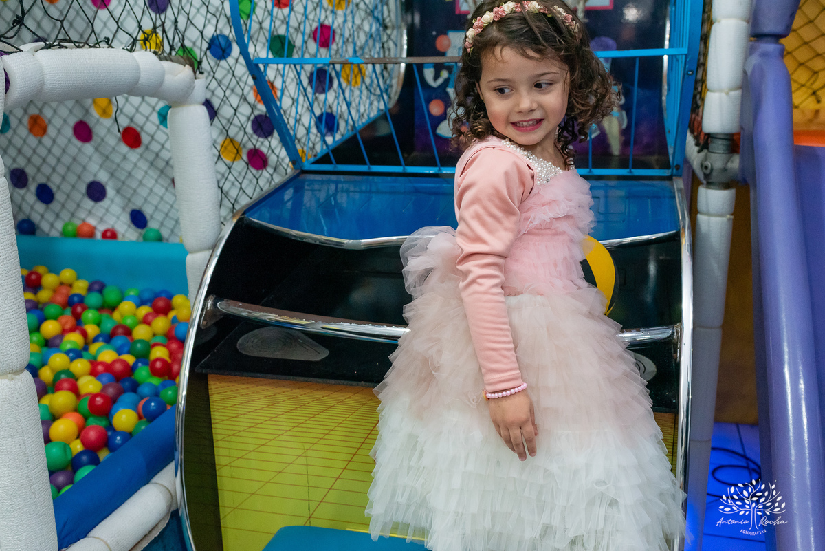 1 ano-Murilo-irmãozinho-Luiza-filho mais novo-pequeno príncipe-fofura-família-amigos-Lulu - alegria - carinho - salão - brinquedos - tobogã - mamãe – Parabéns- fraternal-amor-cliques-Antonio Rocha Fotografias-Pelotas