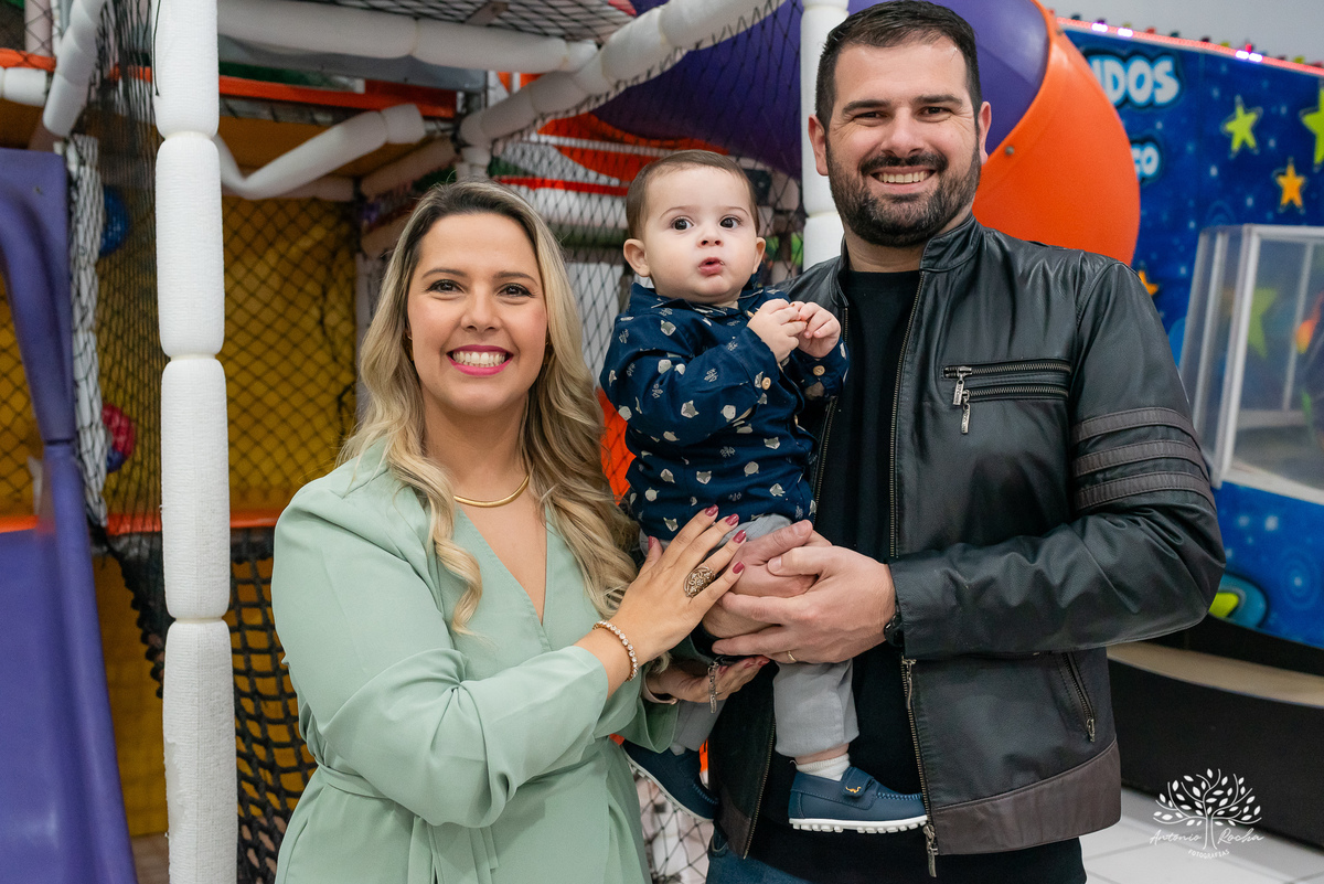 1 ano-Murilo-irmãozinho-Luiza-filho mais novo-pequeno príncipe-fofura-família-amigos-Lulu - alegria - carinho - salão - brinquedos - tobogã - mamãe – Parabéns- fraternal-amor-cliques-Antonio Rocha Fotografias-Pelotas