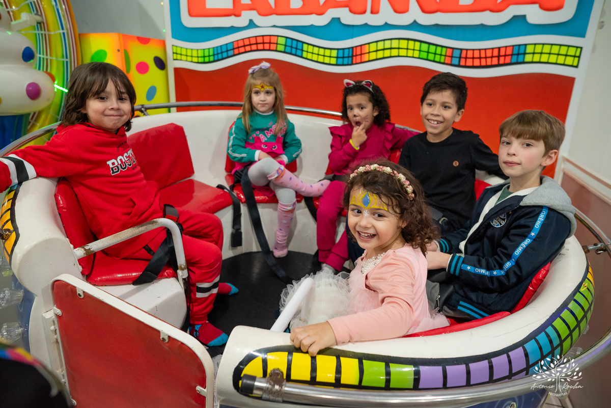 1 ano-Murilo-irmãozinho-Luiza-filho mais novo-pequeno príncipe-fofura-família-amigos-Lulu - alegria - carinho - salão - brinquedos - tobogã - mamãe – Parabéns- fraternal-amor-cliques-Antonio Rocha Fotografias-Pelotas