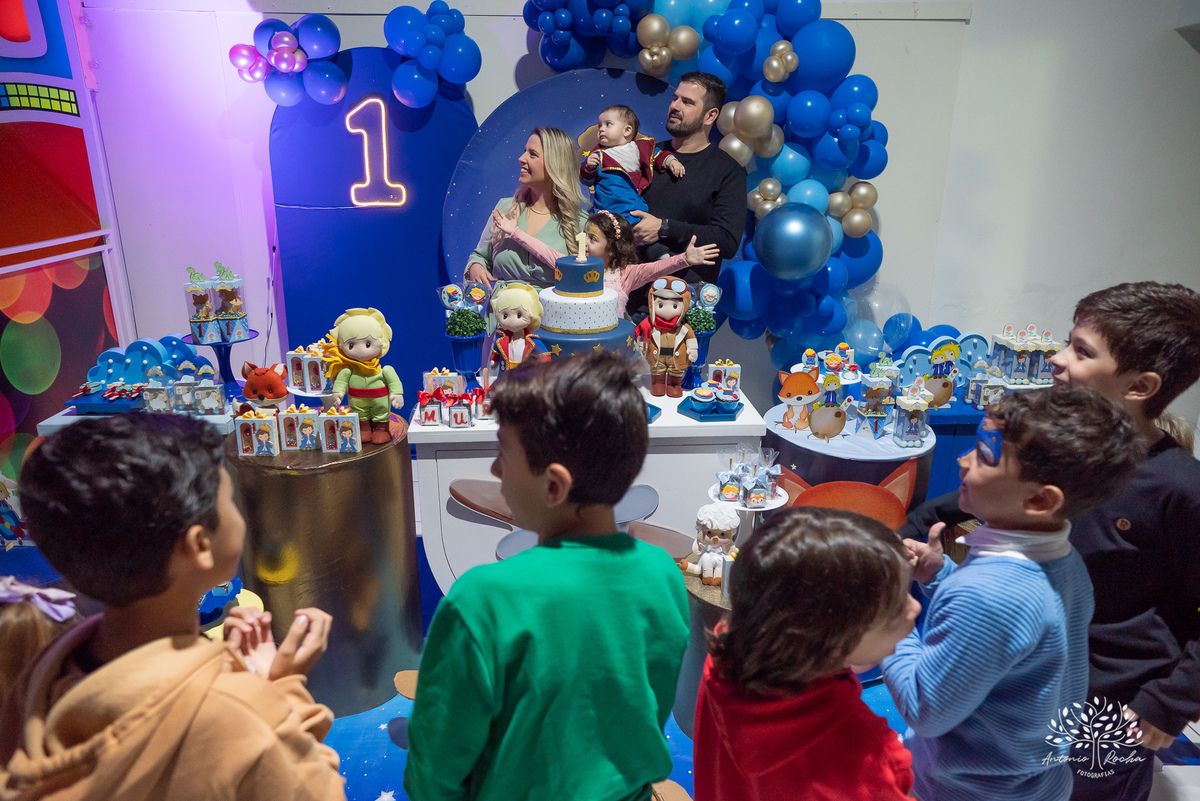 1 ano-Murilo-irmãozinho-Luiza-filho mais novo-pequeno príncipe-fofura-família-amigos-Lulu - alegria - carinho - salão - brinquedos - tobogã - mamãe – Parabéns- fraternal-amor-cliques-Antonio Rocha Fotografias-Pelotas