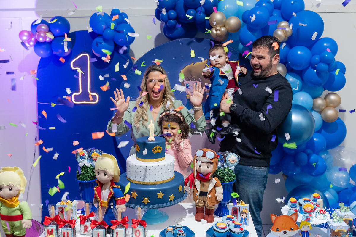 1 ano-Murilo-irmãozinho-Luiza-filho mais novo-pequeno príncipe-fofura-família-amigos-Lulu - alegria - carinho - salão - brinquedos - tobogã - mamãe – Parabéns- fraternal-amor-cliques-Antonio Rocha Fotografias-Pelotas