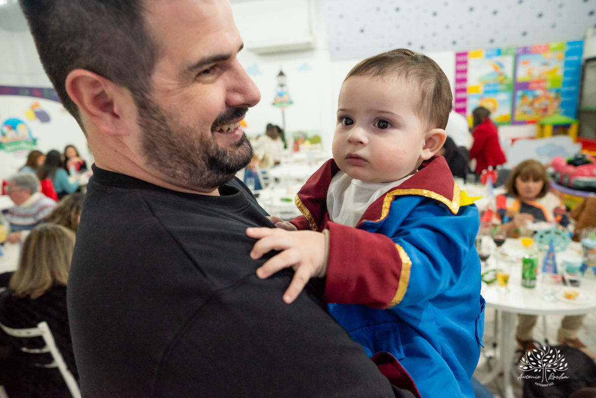 1 ano-Murilo-irmãozinho-Luiza-filho mais novo-pequeno príncipe-fofura-família-amigos-Lulu - alegria - carinho - salão - brinquedos - tobogã - mamãe – Parabéns- fraternal-amor-cliques-Antonio Rocha Fotografias-Pelotas