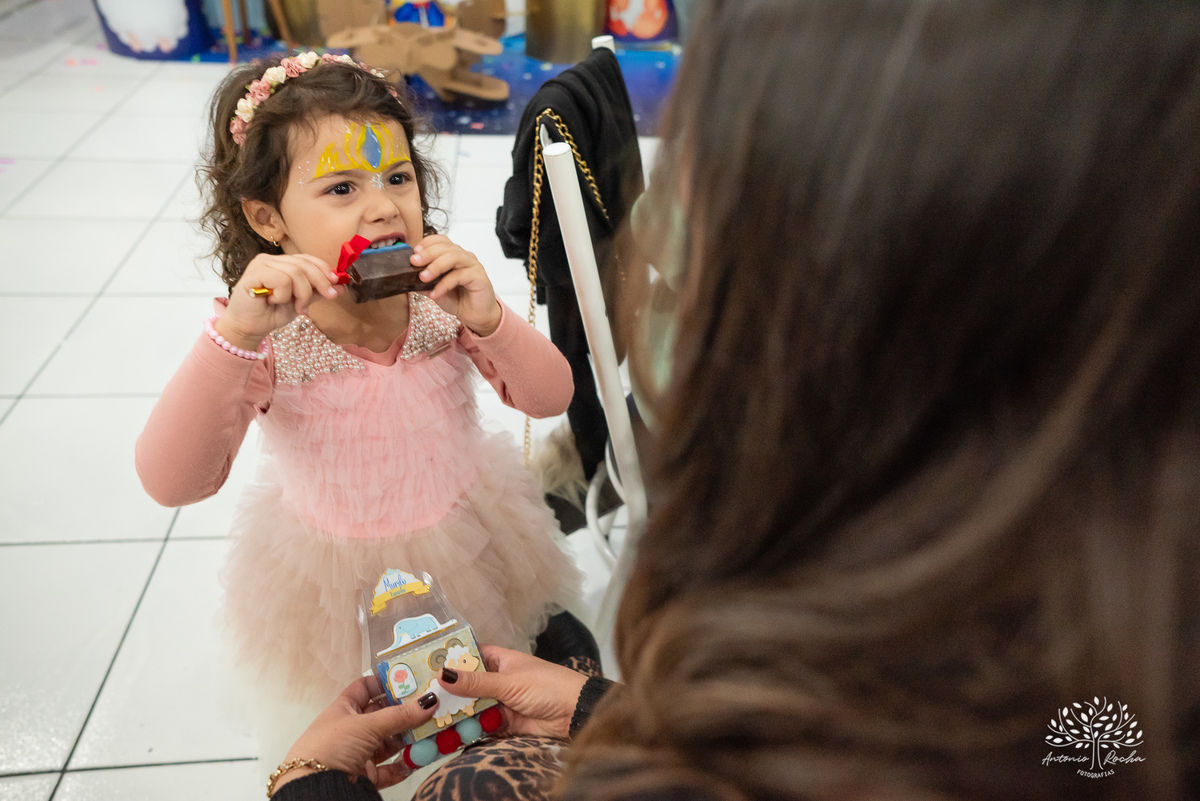 1 ano-Murilo-irmãozinho-Luiza-filho mais novo-pequeno príncipe-fofura-família-amigos-Lulu - alegria - carinho - salão - brinquedos - tobogã - mamãe – Parabéns- fraternal-amor-cliques-Antonio Rocha Fotografias-Pelotas