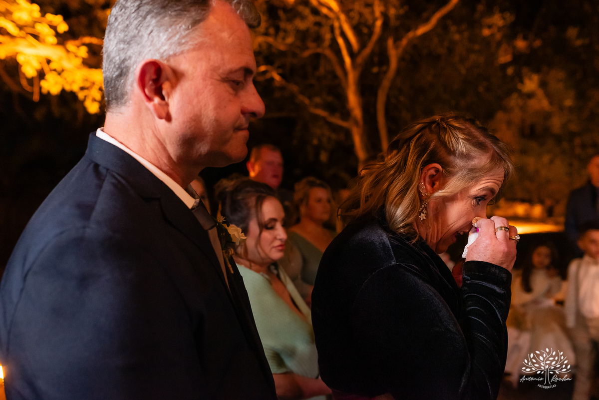 cerimônia-casamento-Priscila e Gustavo-entrada do filho-noivo emocionado-noiva deslumbrante-troca de votos-autenticidade dos noivos-chuva de arroz-ensaio pós-cerimônia-recepção-festa-energia vibrante-Antonio Rocha Fotografias-Pelotas