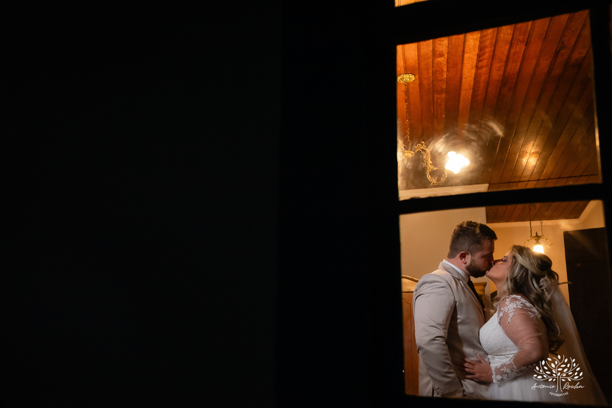 cerimônia-casamento-Priscila e Gustavo-entrada do filho-noivo emocionado-noiva deslumbrante-troca de votos-autenticidade dos noivos-chuva de arroz-ensaio pós-cerimônia-recepção-festa-energia vibrante-Antonio Rocha Fotografias-Pelotas