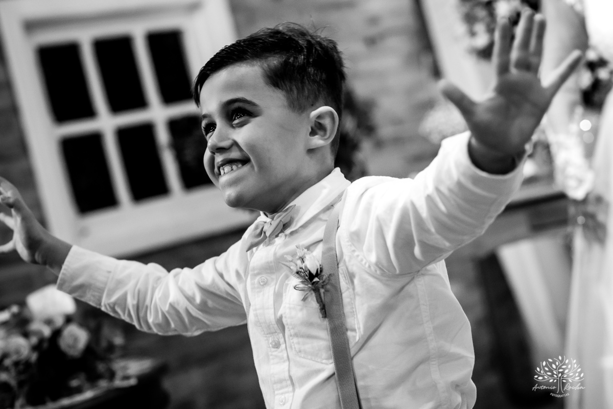 chegada dos noivos-recepção de casamento-fotos posadas-mesa do bolo-momentos espontâneos-reviver memórias-discurso dos noivos-festa vibrante-banda Havai-buquê da noiva-uísque jogado-pista de dança-Antonio Rochas Fotografias-Pelotas-Quinta Dom Manuel