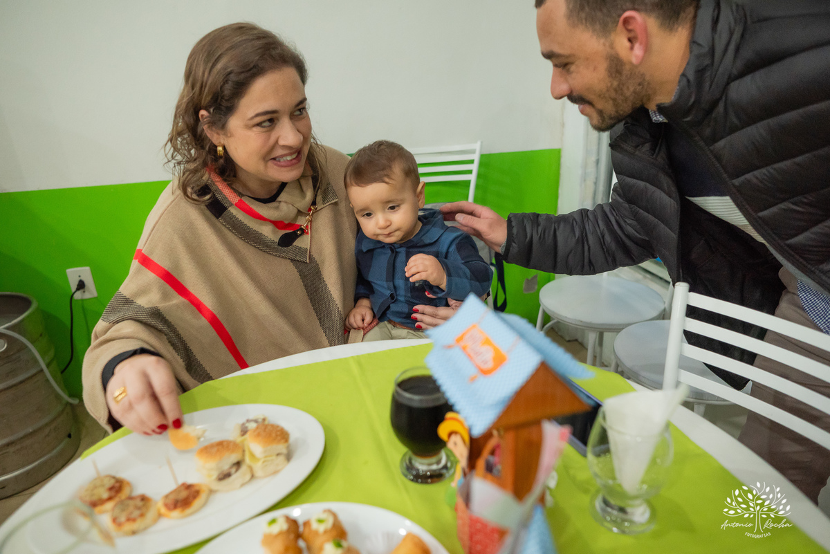 primeiro aninho-fazendinha-fotógrafo de festa infantil-fotos de família-salão Loly Pop-playground-parabéns-registros fotográficos-dia especial-cliques do aniversário-festa colorida e alegre-fotografia espontânea-Antonio Rocha Fotografias-Pelotas
